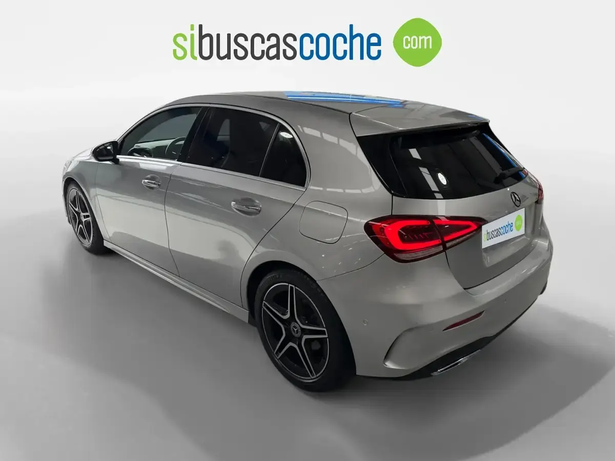 Usado Mercedes A180 115 CV (84 kW) 2019 Gris/plata