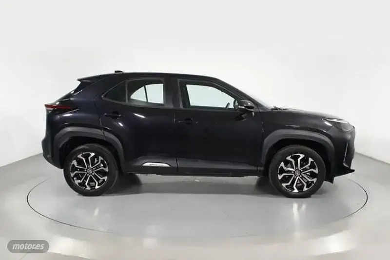 Usado Toyota Yaris Cross Active 116 CV (85 kW) 2022 Negro SUV