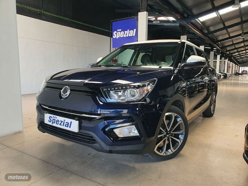 Azul Usado 2018 Ssangyong Tivoli Limited SUV | 15.990 € - Imagen 1/4