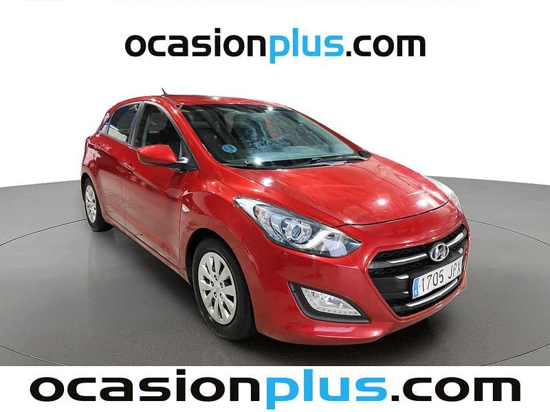 Usado Hyundai i30 100 CV (73 kW) 2016 Rojo