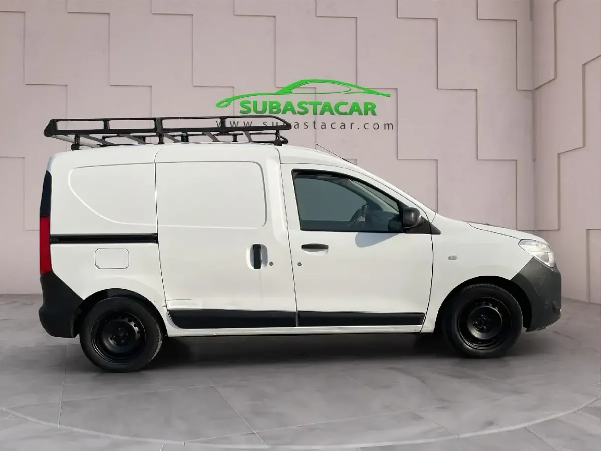Usado Dacia Dokker Essentiel 75 CV (55 kW) 2019 Blanco Monovolumen