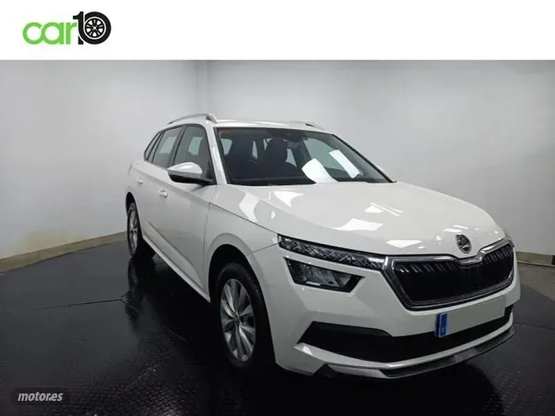 Usado Skoda Kamiq Ambition 110 CV (80 kW) 2021 Blanco SUV
