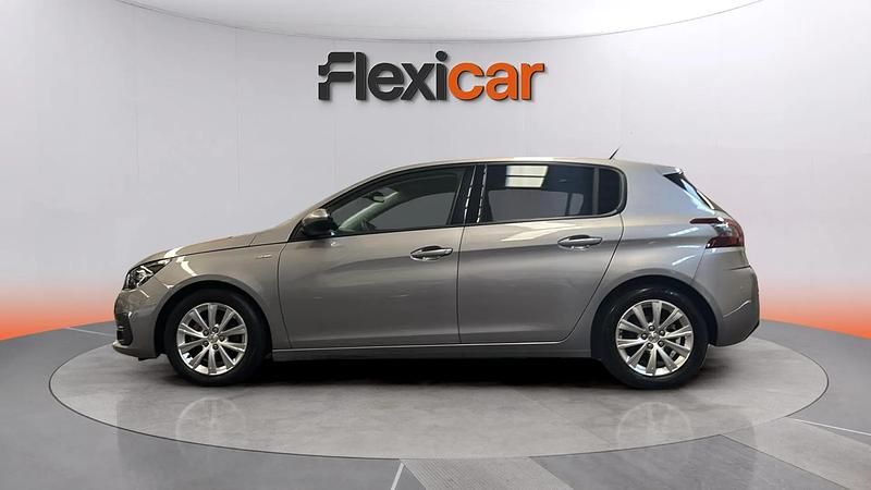 Usado Peugeot 308 Style 131 CV (96 kW) 2020 Gris Utilitario