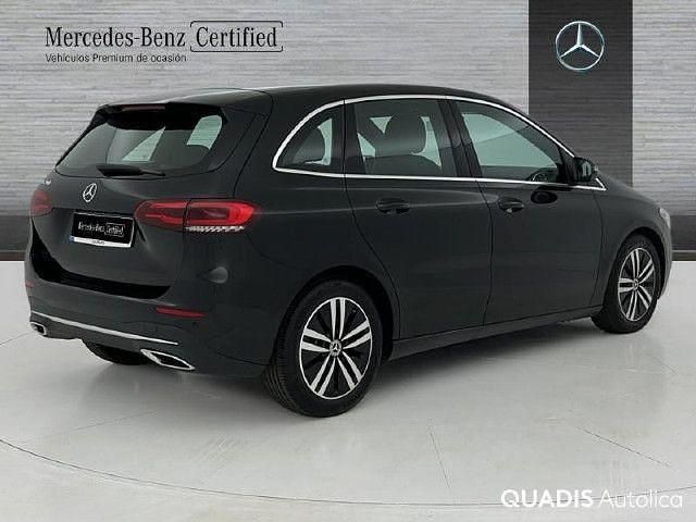 Usado Mercedes B200 163 CV (119 kW) 2023 Negro noche Monovolumen