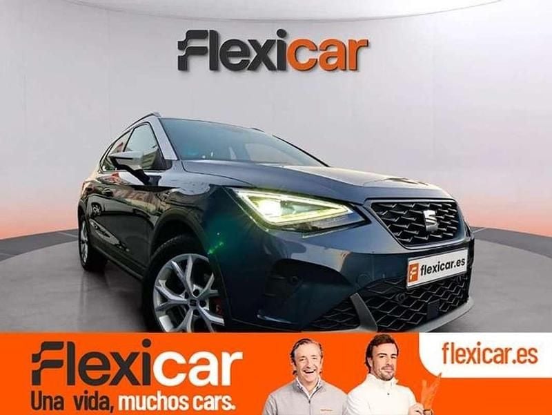 Gris Usado 2023 Seat Arona FR SUV | 19.790 € (Precio justo) - Imagen 1/4
