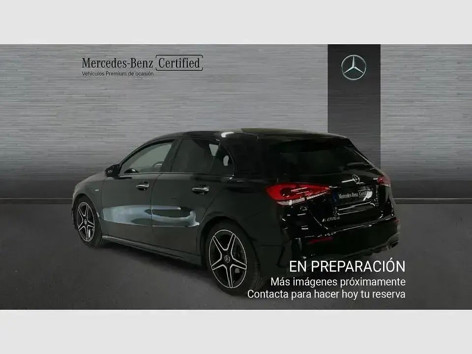 Usado Mercedes A200 AMG line 150 CV (110 kW) 2021 Negro Berlina
