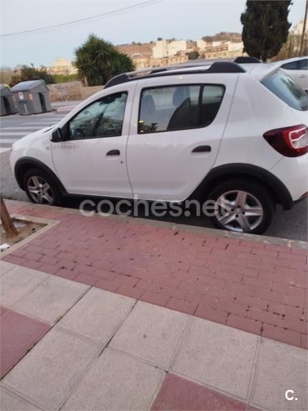 Blanco Usado 2014 Dacia Sandero Stepway Utilitario | 5500 € (Buen precio) - Imagen 1/4