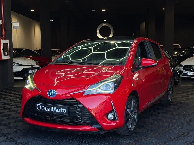 Usado Toyota Yaris Hybrid 100 CV (73 kW) 2019 Rojo Berlina