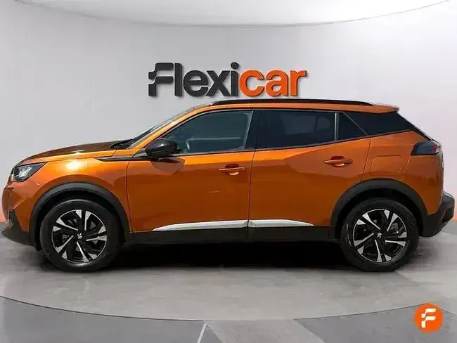 Usado Peugeot 2008 Allure 130 CV (95 kW) 2021 Naranja SUV
