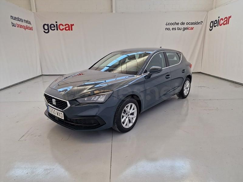 Usado Seat Leon Style 116 CV (85 kW) 2025 Azul Berlina
