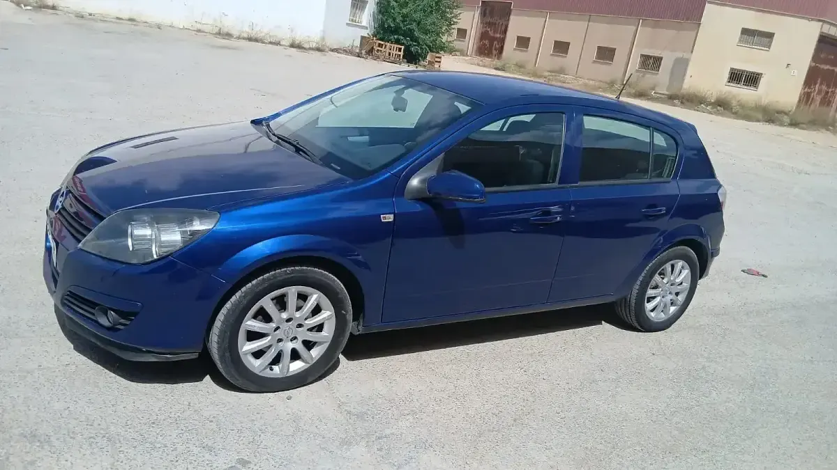 Usado Opel Astra Elegance 100 CV (73 kW) 2004