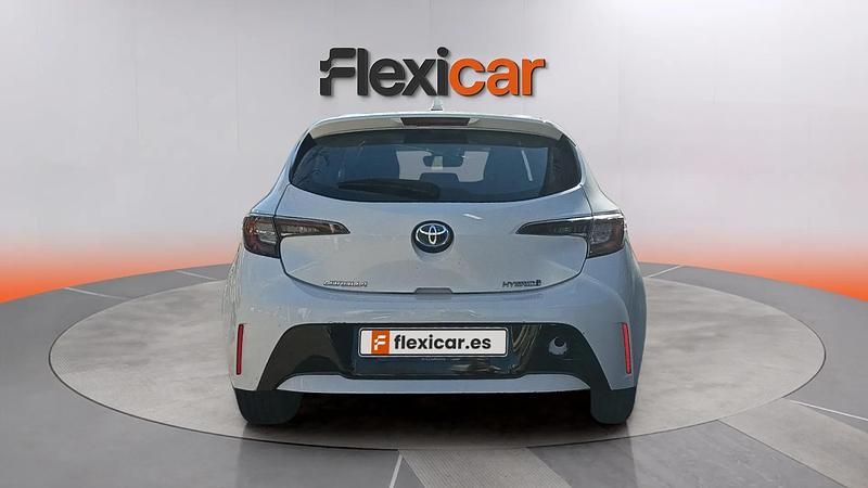 Usado Toyota Corolla Active 122 CV (89 kW) 2020 Blanco Berlina