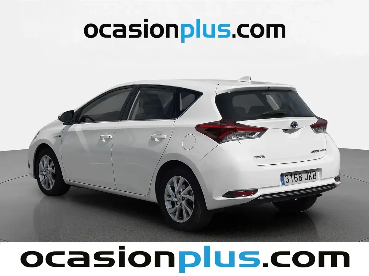 Używany Toyota Auris Hybrid Active 136 KM (100 kW) 2015 Biały Hatchback