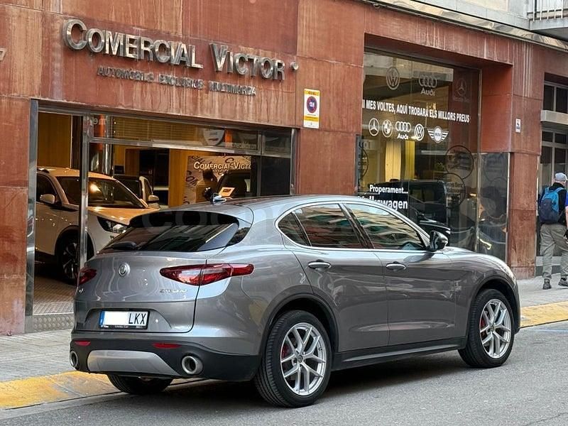 Usado Alfa Romeo Stelvio Veloce 280 CV (205 kW) 2020 Gris / plata SUV