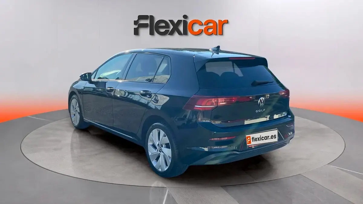 Usado VW Golf VIII 116 CV (85 kW) 2025 Negro Berlina