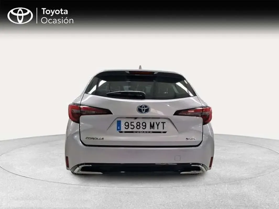 Usado Toyota Corolla Active 140 CV (102 kW) 2025 Plateado Familiar