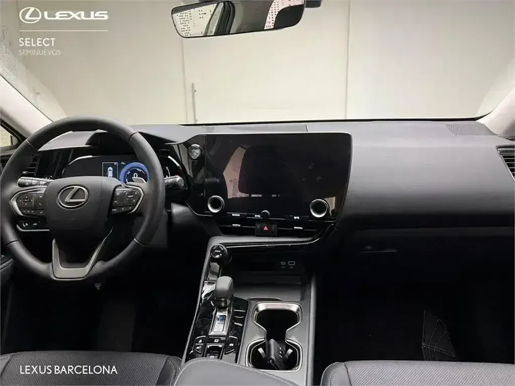 Usado Lexus NX450h+ 309 CV (227 kW) 2025 Gris / plata SUV