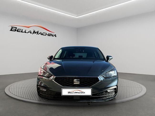 Usado Seat Leon Style 115 CV (84 kW) 2021 Gris Familiar