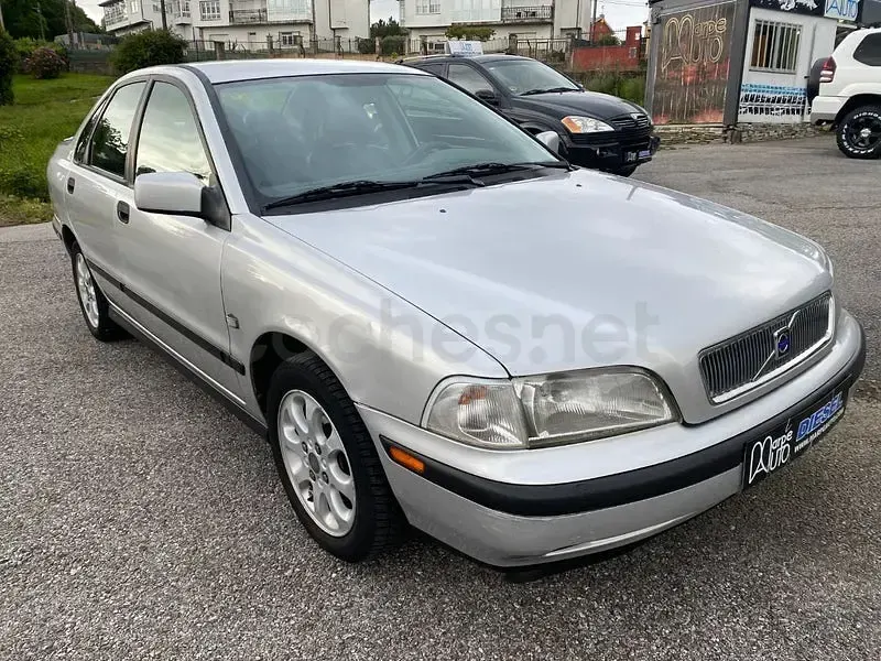 Usado Volvo S40 115 CV (84 kW) 2000 Gris / plata Berlina