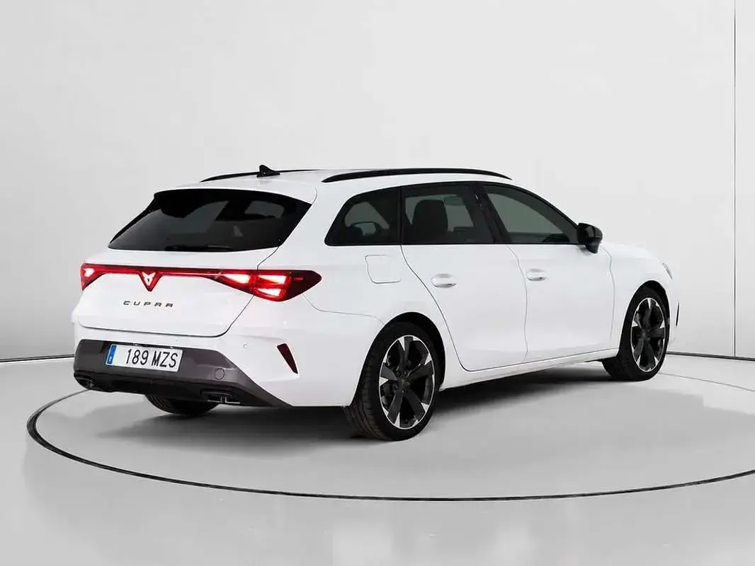 Usado Cupra Leon 150 CV (110 kW) 2025 Blanco Familiar