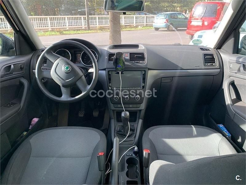 Usado Skoda Yeti Active 105 CV (77 kW) 2010 Negro SUV