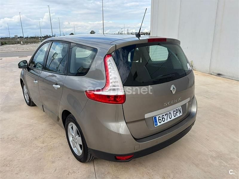 Usado Renault Mégane Dynamique 130 CV (95 kW) 2009 Beige Berlina