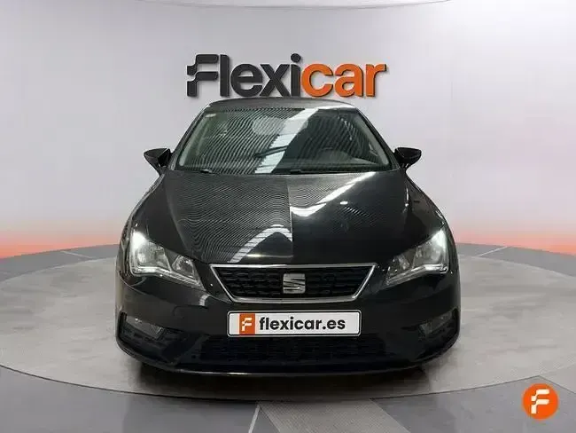 Usado Seat Leon Style 110 CV (80 kW) 2018 Negro