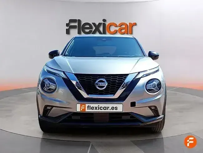 Käytetty Nissan Juke Acenta 114 HP (83 kW) 2022 Harmaa Katumaasturi