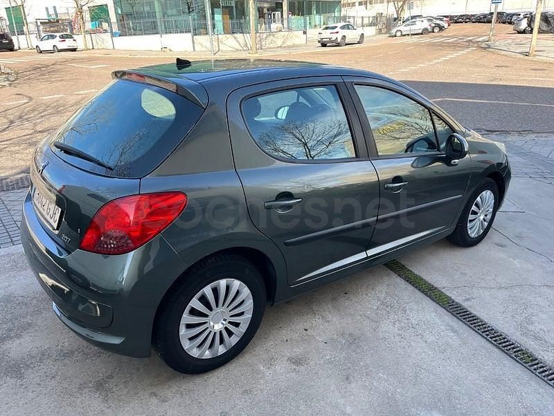 Usado Peugeot 207 Sport 95 CV (69 kW) 2009 Verde Berlina