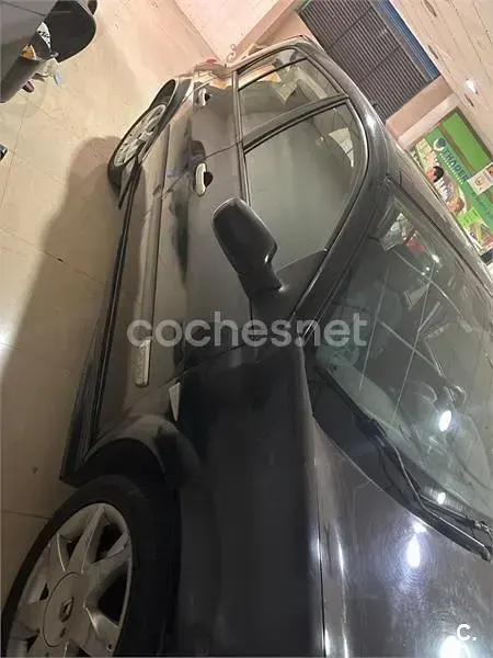 Usado Renault Mégane Expression 115 CV (84 kW) 2006 Negro Berlina
