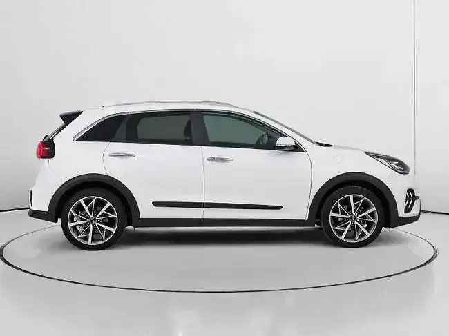 Usado Kia Niro 141 CV (103 kW) 2022 Blanco SUV