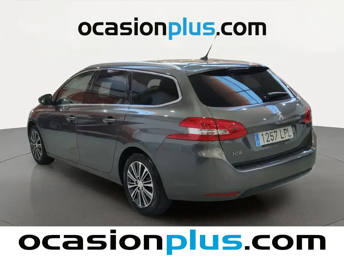 Usado Peugeot 308 Allure 130 CV (95 kW) 2021 Gris Familiar