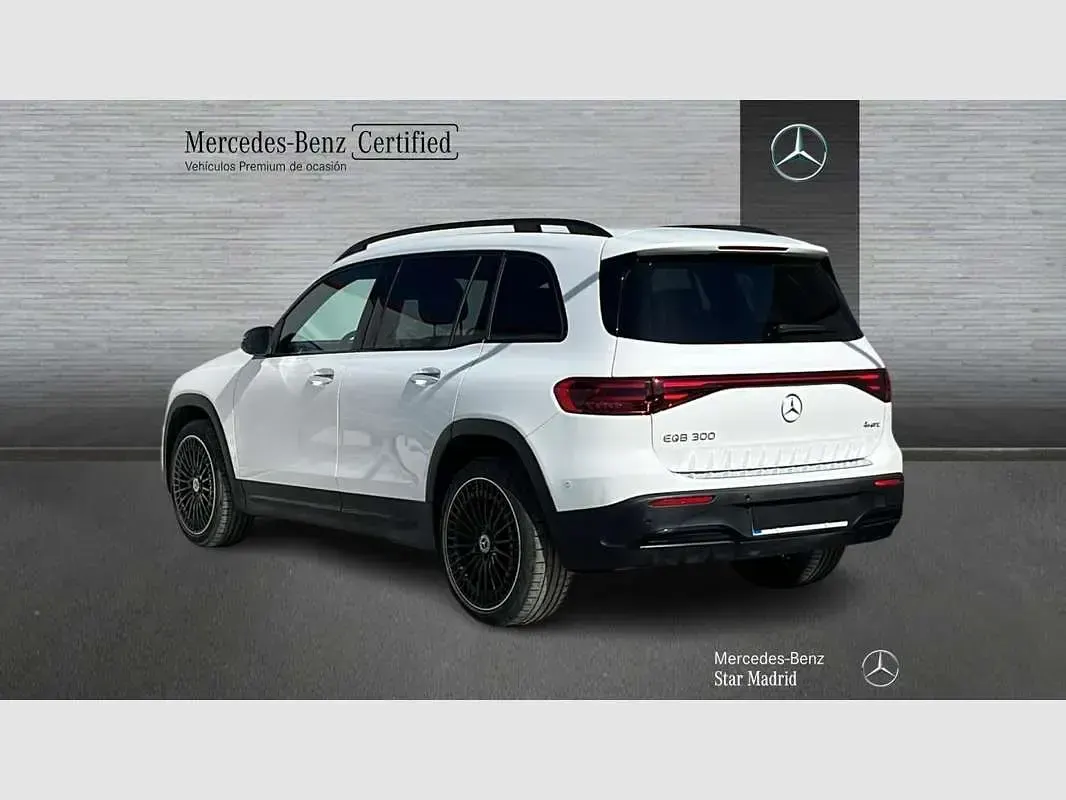 Usado Mercedes EQB300 167 kW (228 CV) 2025 Blanco SUV