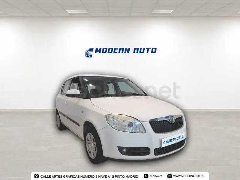 Usado Skoda Fabia 60 CV (44 kW) 2010 Blanco Berlina