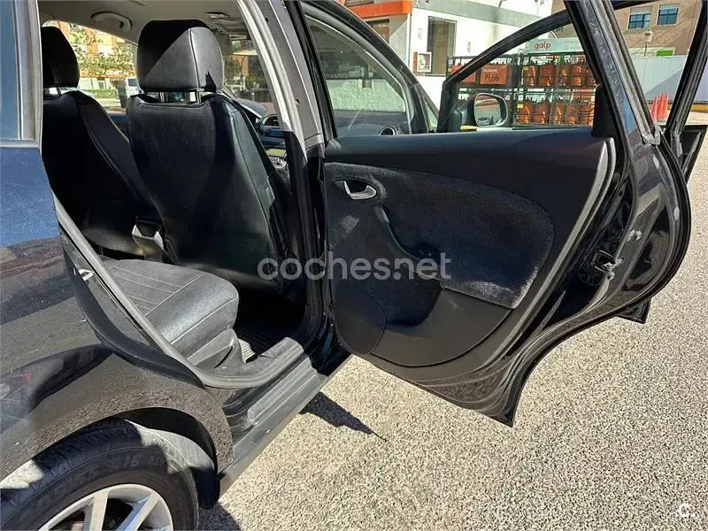 Usado Seat Altea I-Tech 105 CV (77 kW) 2014 Negro Monovolumen