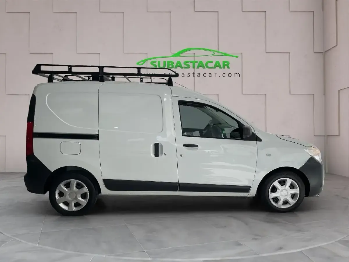 Usado Dacia Dokker Essentiel 75 CV (55 kW) 2019 Blanco Monovolumen