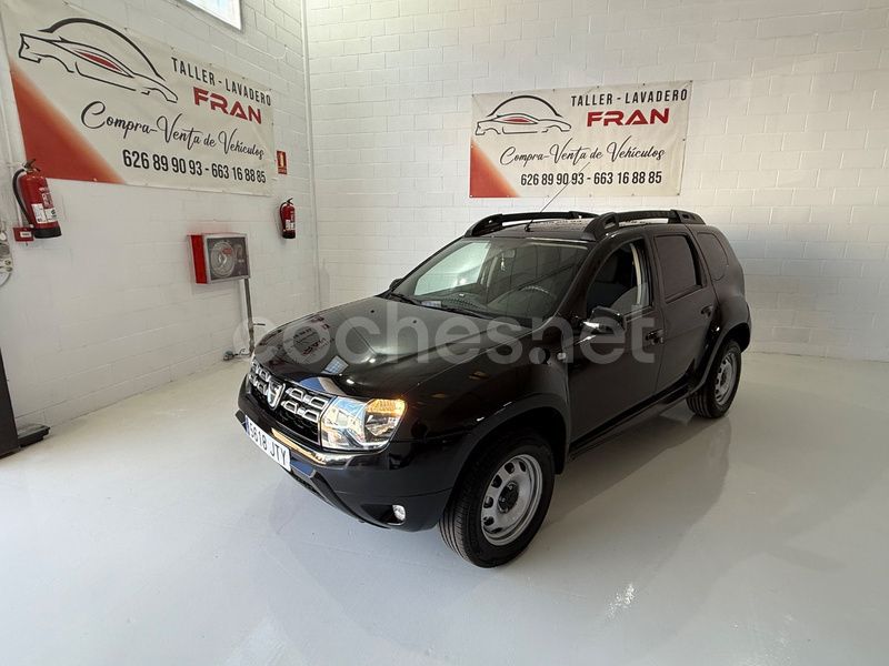 Negro Usado 2016 Dacia Duster Lauréate SUV | 9990 € (Precio justo) - Imagen 1/4