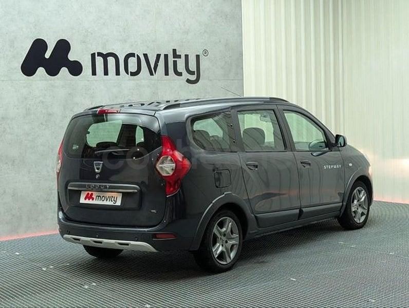 Usado Dacia Lodgy Comfort 115 CV (84 kW) 2020 Gris / plata Monovolumen