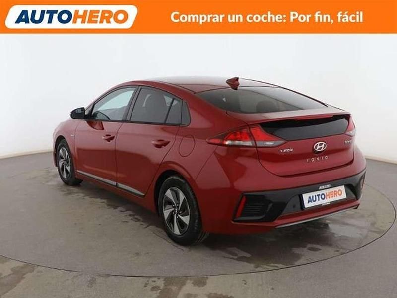 Usado Hyundai Ioniq 141 CV (103 kW) 2019 Rojo Utilitario
