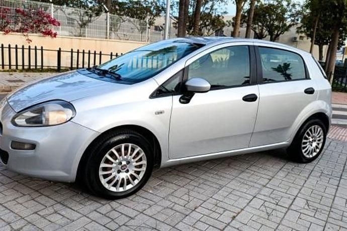 Usado Fiat Punto Pop 77 CV (56 kW) 2013 Utilitario