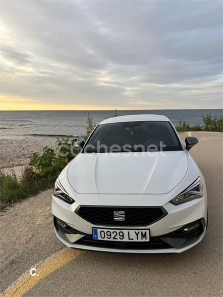 Blanco Usado 2022 Seat Leon FR Berlina | 24.500 € (Un poco caro) - Imagen 1/4