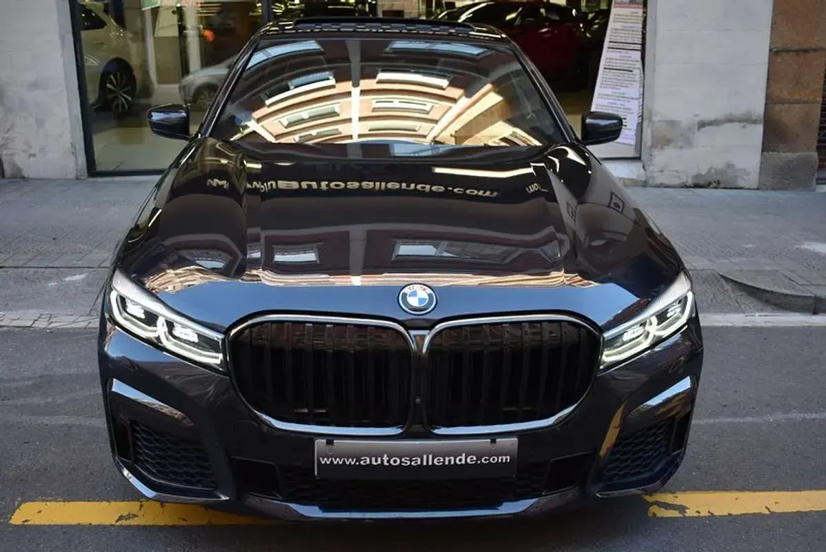 Usado BMW 745e Comfort Edition 394 CV (289 kW) 2022 Azul Berlina