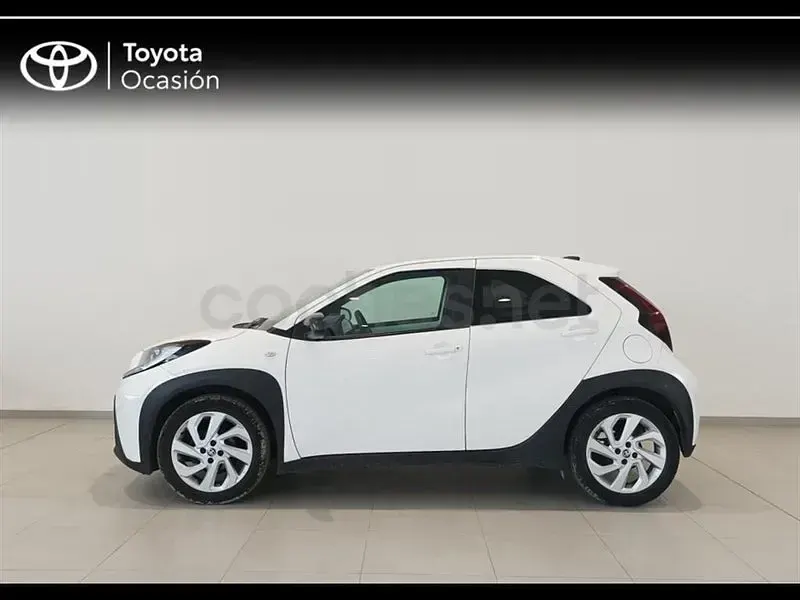 Usado Toyota Aygo X Play 72 CV (52 kW) 2024 Blanco SUV
