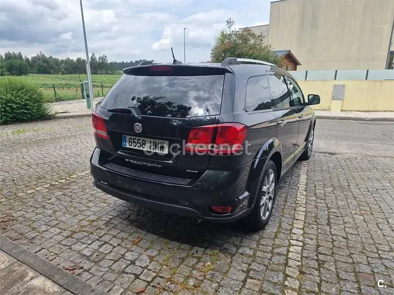 Usado Fiat Freemont Lounge 170 CV (125 kW) 2012 Negro SUV