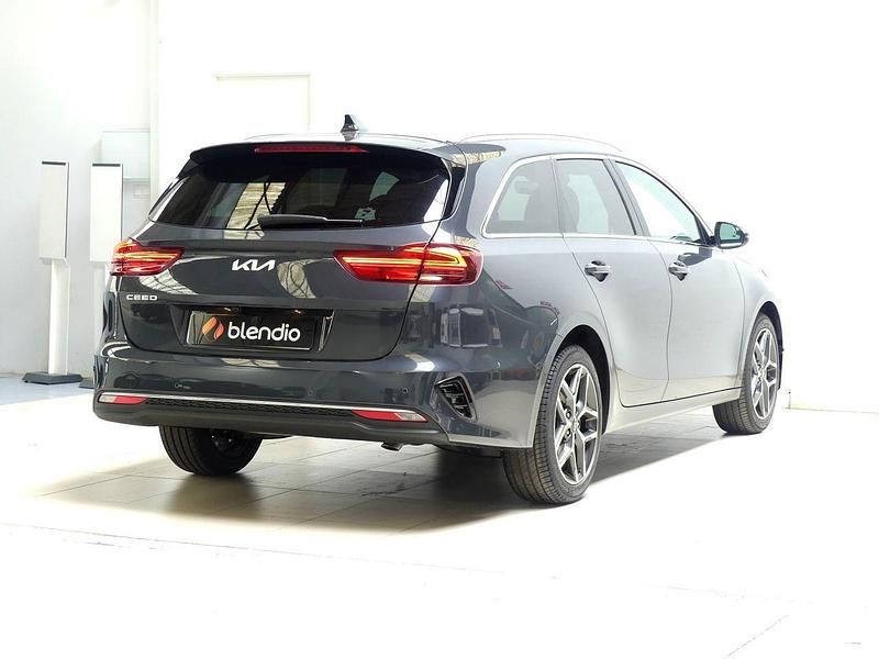 Usado Kia Ceed 120 CV (88 kW) 2024 Oscuro Utilitario