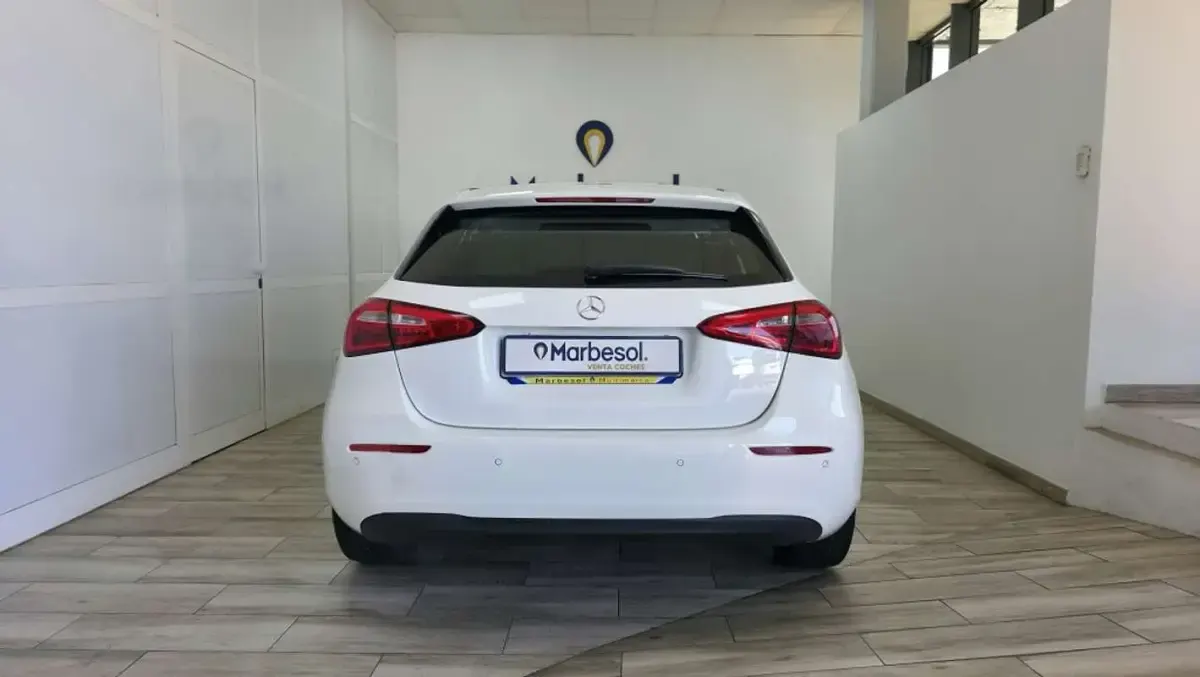 Usado Mercedes A200 163 CV (119 kW) 2021 Gris Utilitario