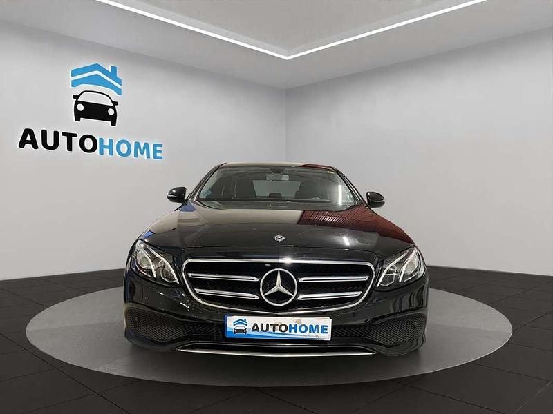 Usado Mercedes E220 194 CV (142 kW) 2019 Negro Berlina