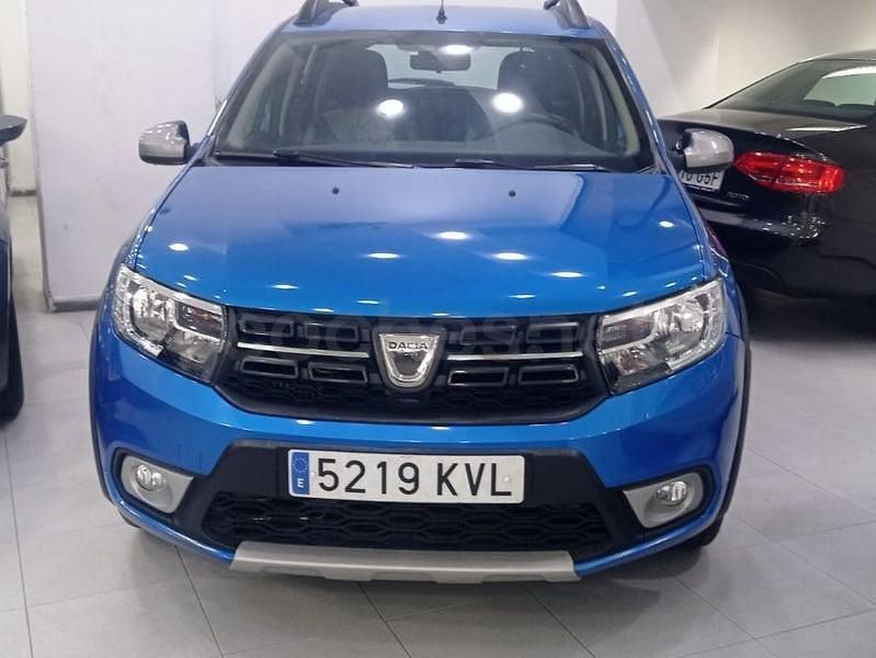 Käytetty Dacia Sandero Comfort 90 HP (66 kW) 2019 Sininen Sedan