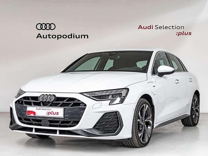 Blanco Usado 2025 Audi A3 Sportback e-tron S-Line Utilitario | 39.700 € (Caro) - Imagen 1/4