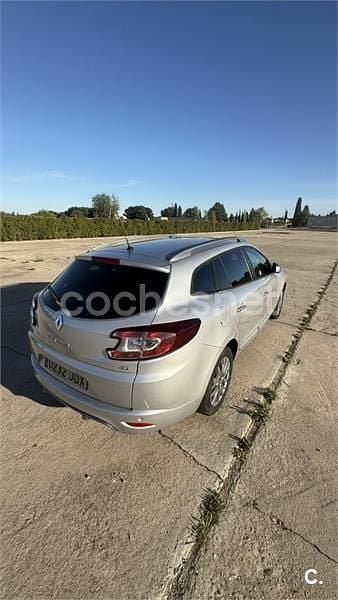 Usado Renault Mégane GrandTour GT 110 CV (80 kW) 2015 Gris / plata Familiar